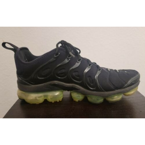 *READ* Nike Air Vapormax Plus Black Volt Green Mens Size 7.5 924453-015 Running main image 5